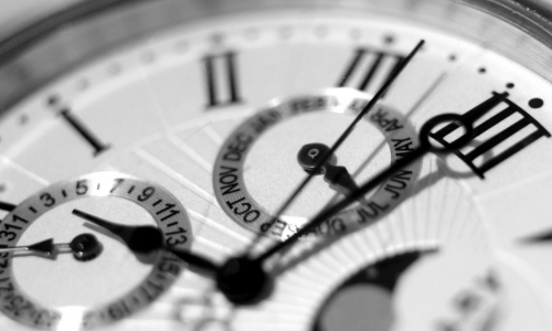 L'Évolution des Montres à Travers les  ges : Une Histoire Horlogère de 1200 Ans